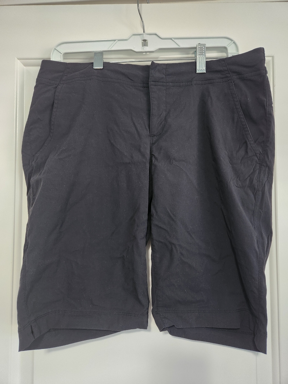 Columbia Women's Black Everyday Bermuda Shorts